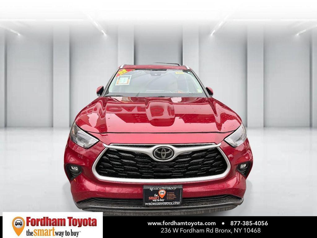 used 2022 Toyota Highlander car, priced at $33,699