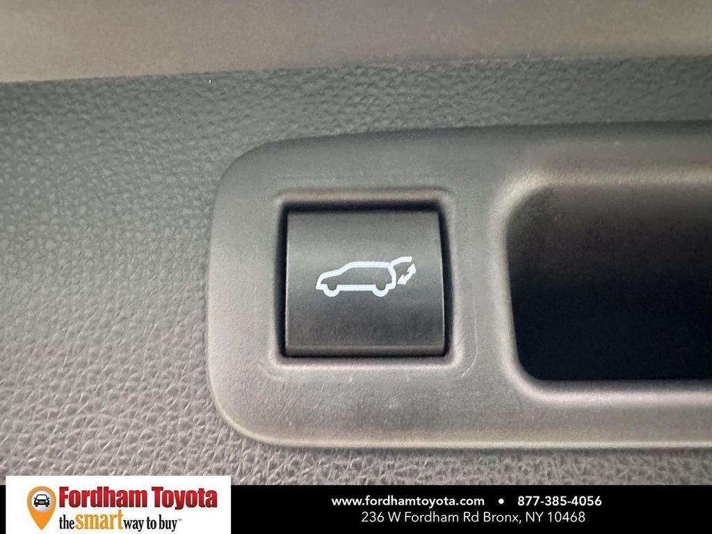 used 2022 Toyota Highlander car, priced at $33,699