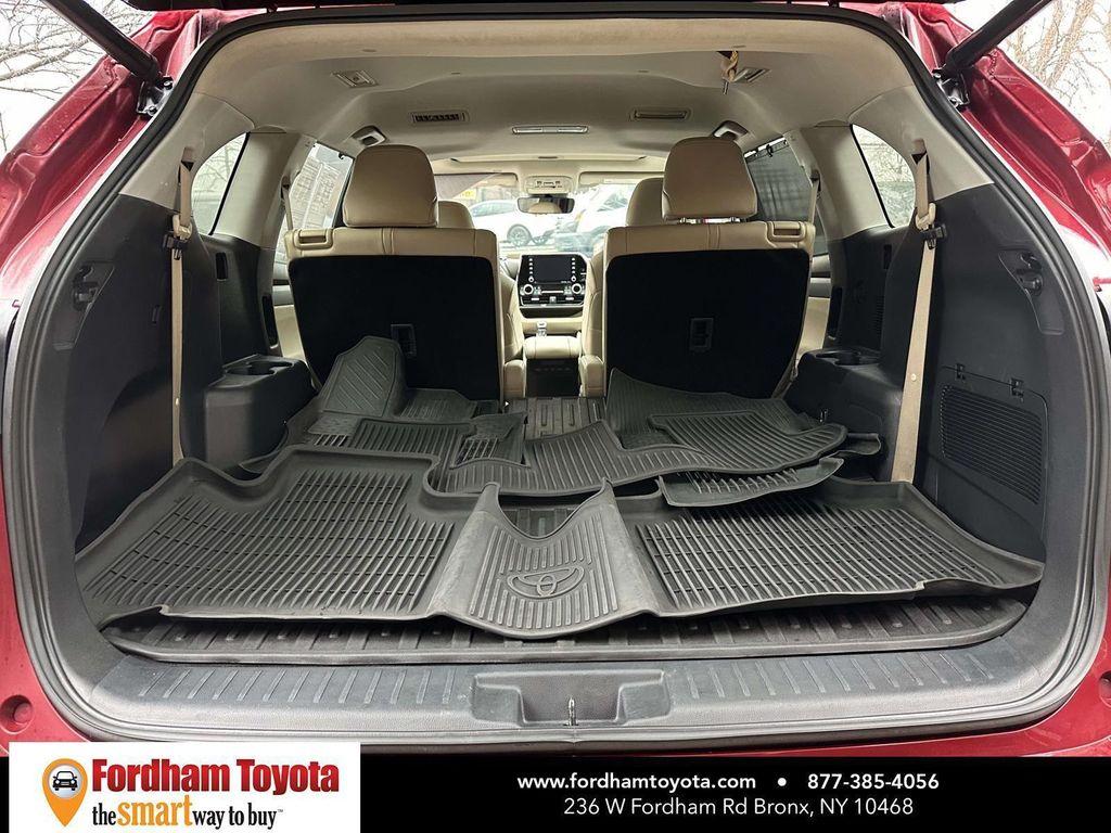 used 2022 Toyota Highlander car, priced at $33,699