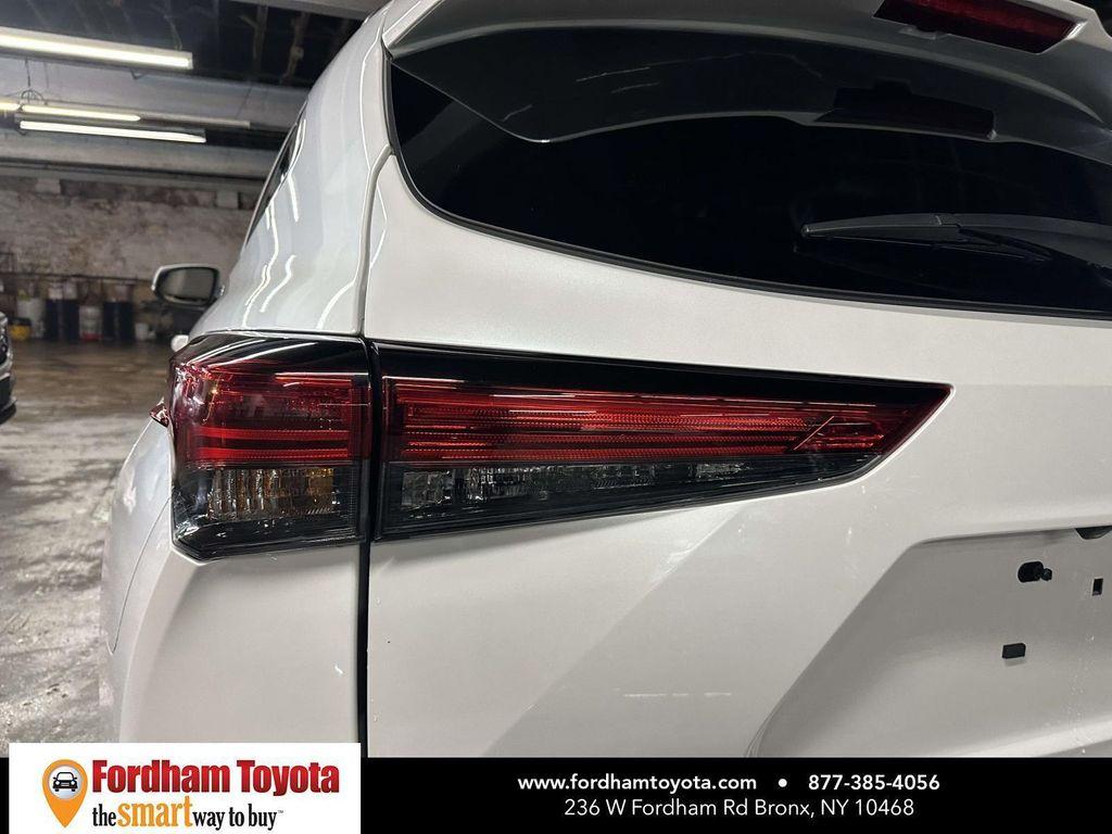 used 2023 Toyota Highlander Hybrid car, priced at $43,999