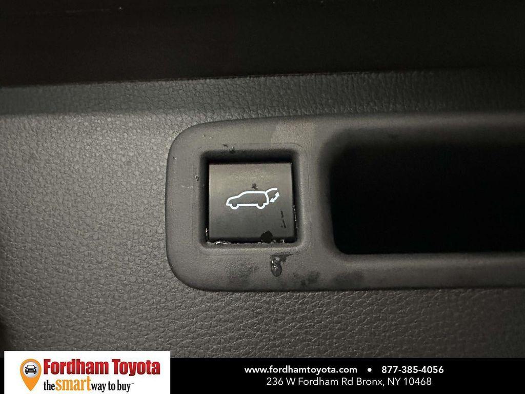 used 2023 Toyota Highlander Hybrid car, priced at $43,999