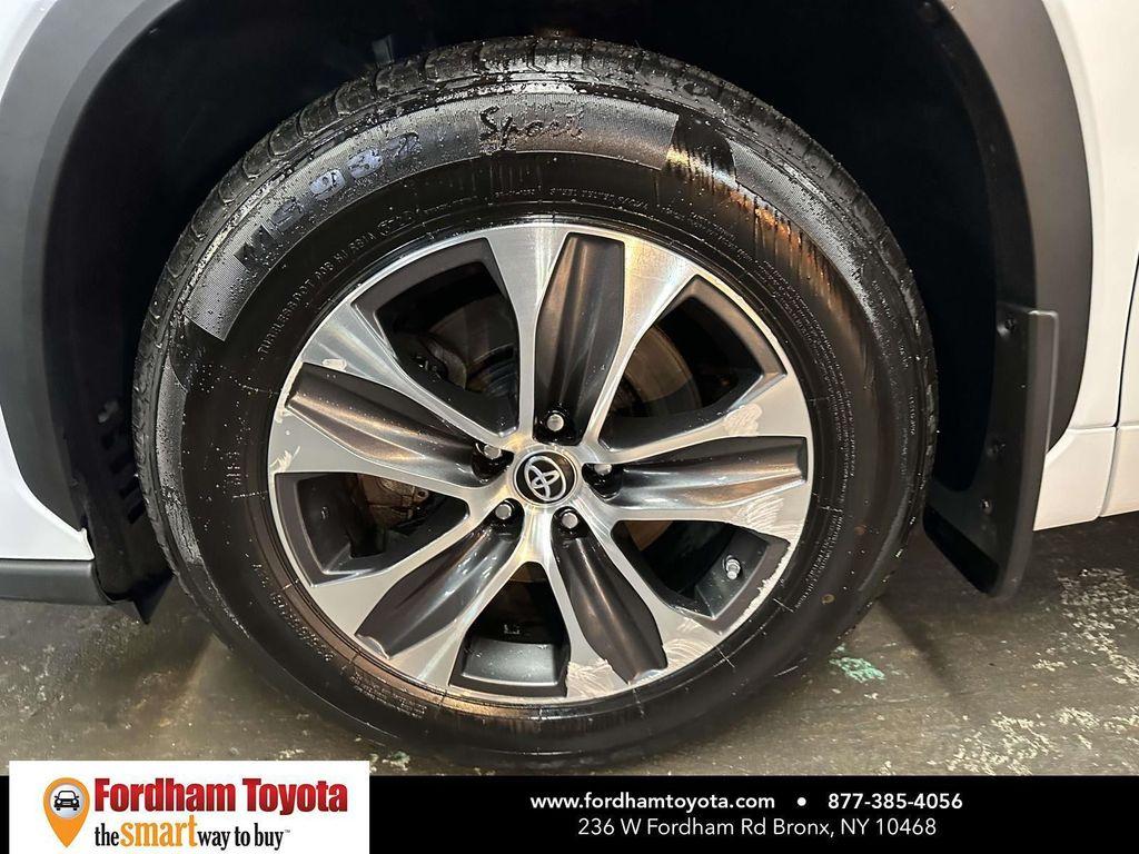 used 2023 Toyota Highlander Hybrid car, priced at $43,999