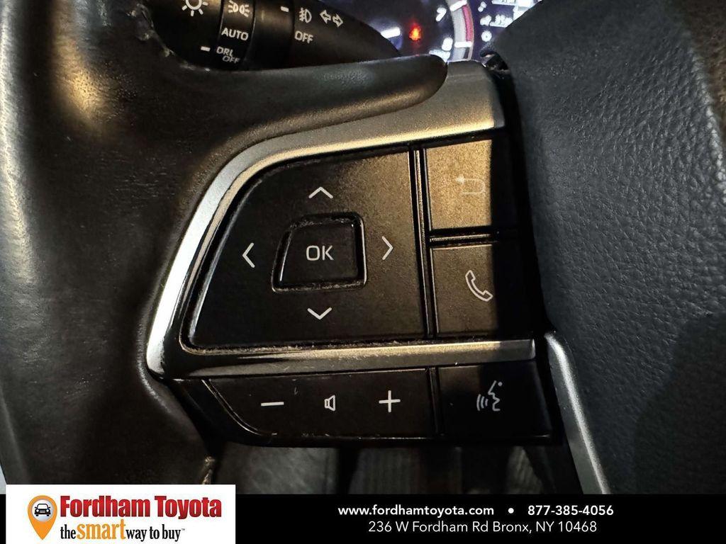 used 2022 Toyota Highlander car, priced at $30,999