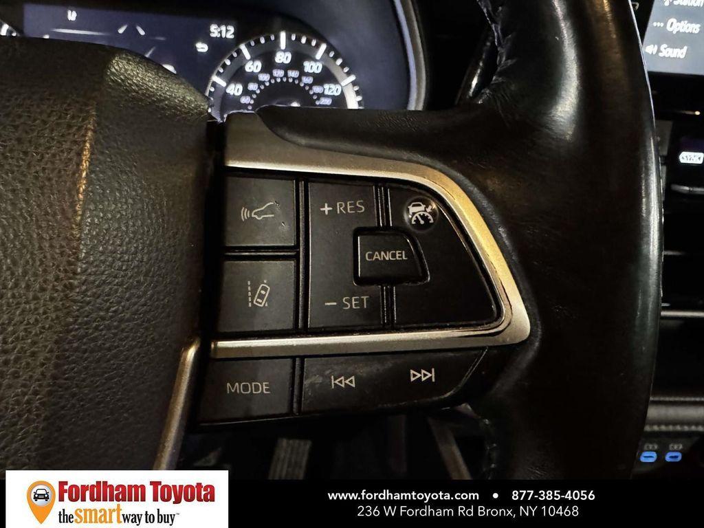 used 2022 Toyota Highlander car, priced at $30,999