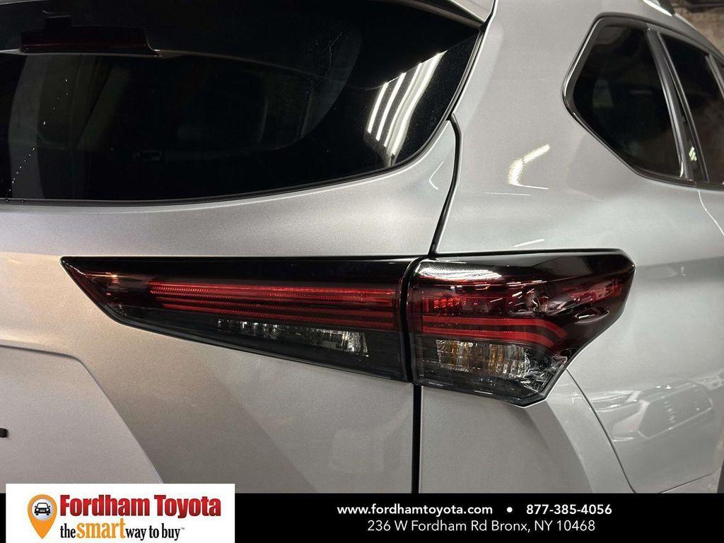 used 2025 Toyota Highlander car, priced at $46,599