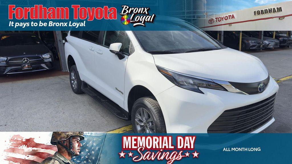 used 2025 Toyota Sienna car, priced at $68,999