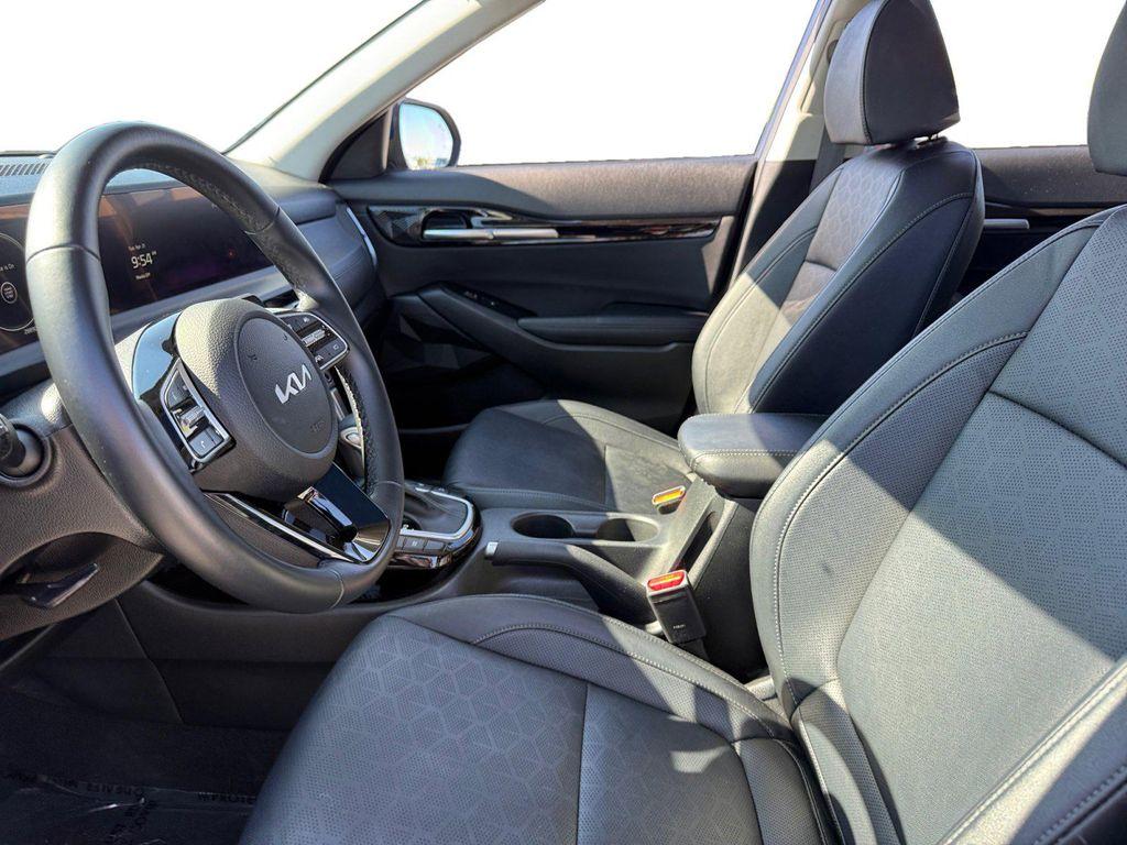 used 2024 Kia Seltos car, priced at $25,485
