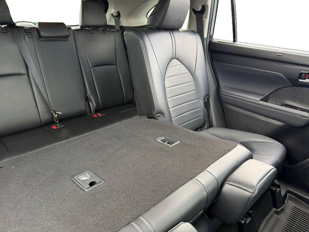 used 2022 Toyota Highlander Hybrid car, priced at $32,988