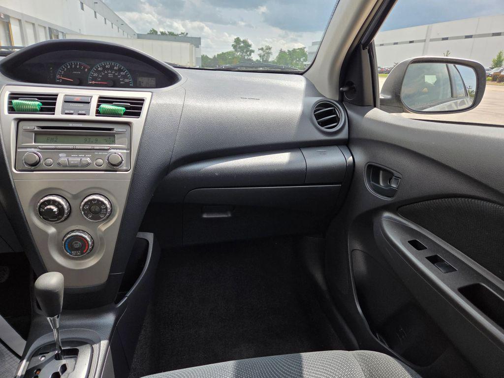 2012 Silver Toyota Yaris