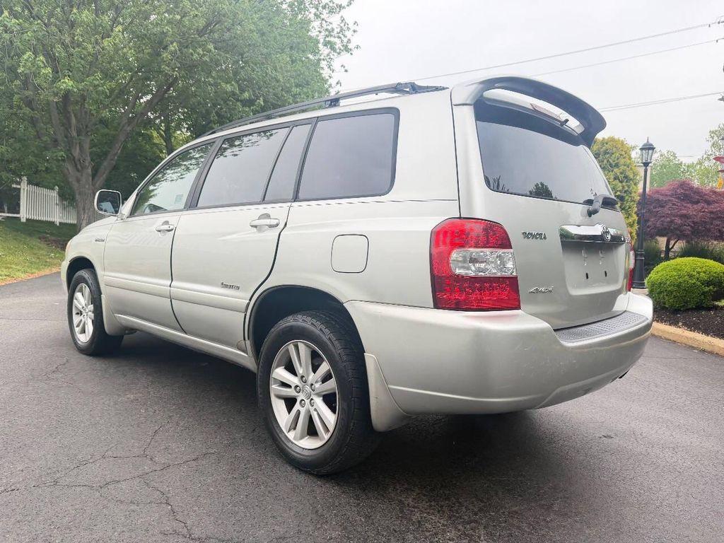 used 2007 Toyota Highlander Hybrid car, priced at $6,999
