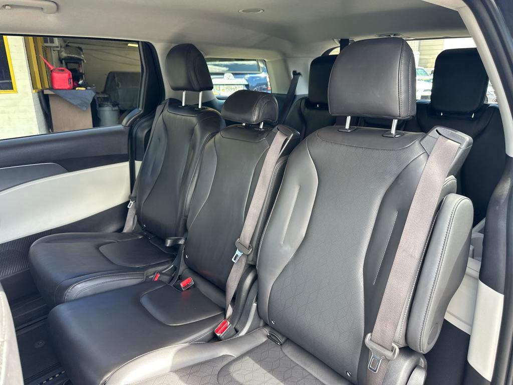 used 2024 Kia Carnival car, priced at $33,500