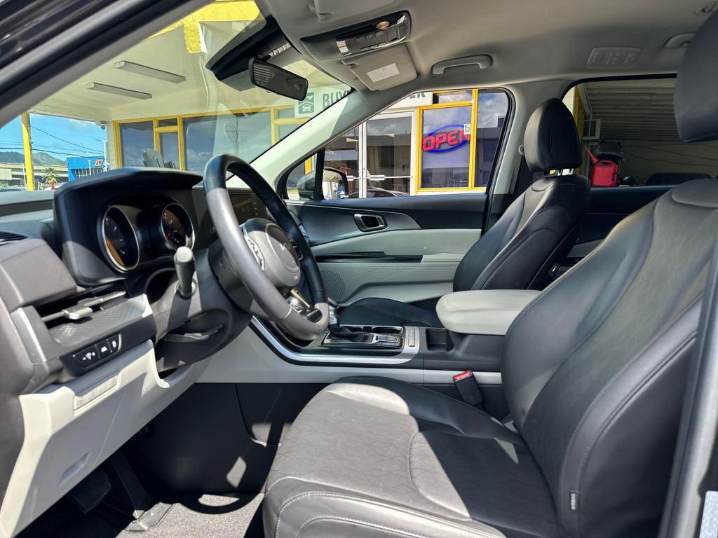 used 2024 Kia Carnival car, priced at $33,500