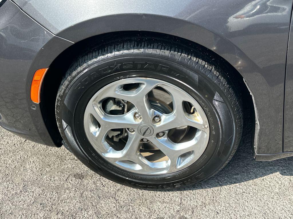 used 2022 Chrysler Pacifica car, priced at $28,500