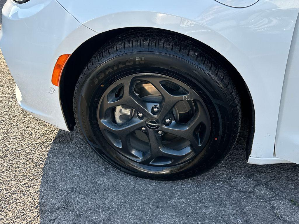 used 2022 Chrysler Pacifica Hybrid car, priced at $27,500