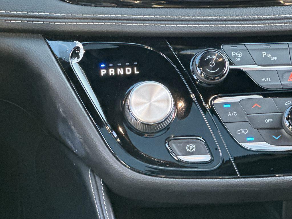 used 2022 Chrysler Pacifica Hybrid car, priced at $27,500