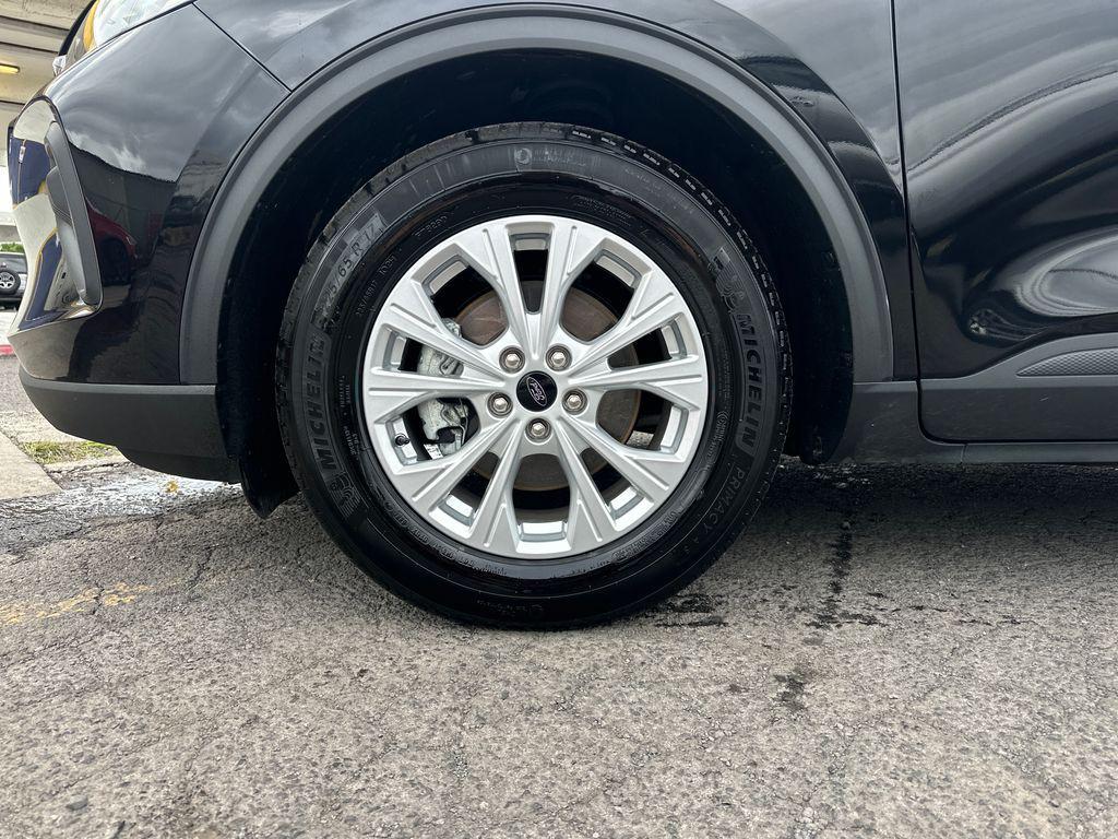 used 2024 Ford Escape car, priced at $24,000