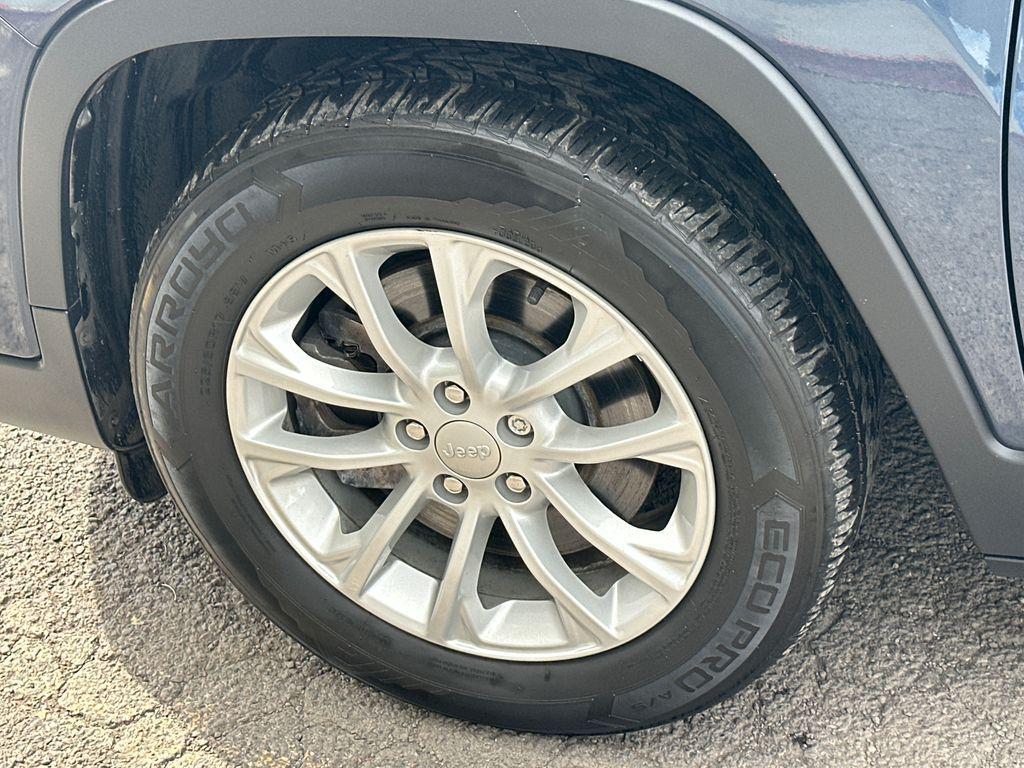 used 2021 Jeep Cherokee car, priced at $17,000