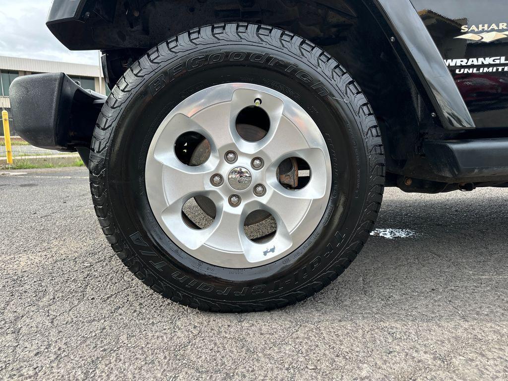 used 2013 Jeep Wrangler Unlimited car, priced at $19,500