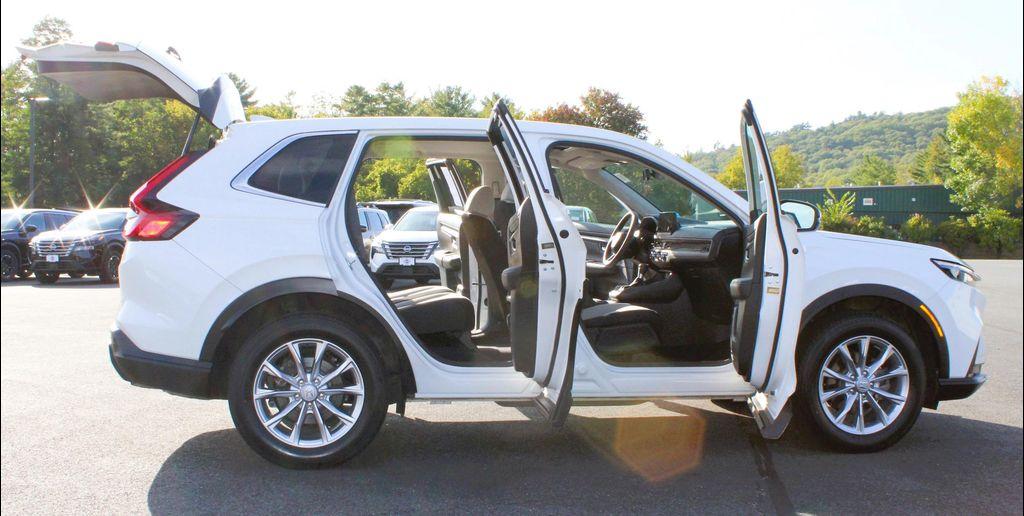 2024 Platinum White Pearl Honda CR-V