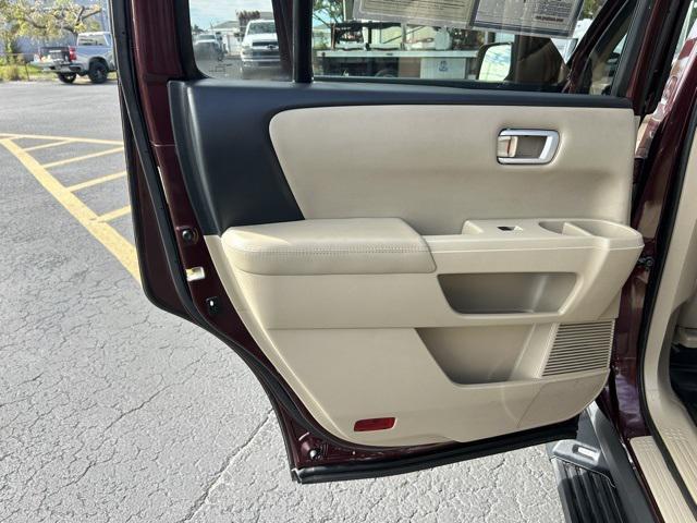 used 2015 Honda Pilot car, priced at $8,000