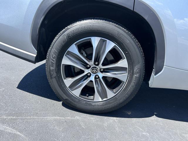 2021 Celestial Silver Metallic Toyota Highlander