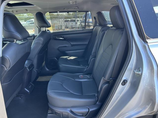 2021 Celestial Silver Metallic Toyota Highlander