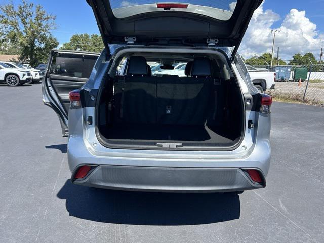 2021 Celestial Silver Metallic Toyota Highlander