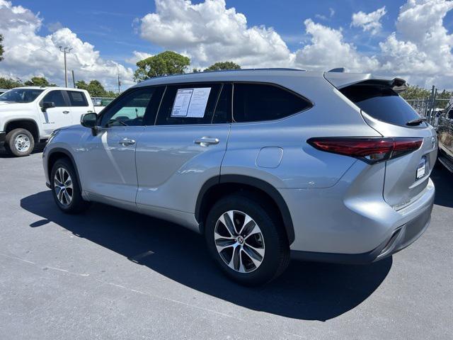 2021 Celestial Silver Metallic Toyota Highlander