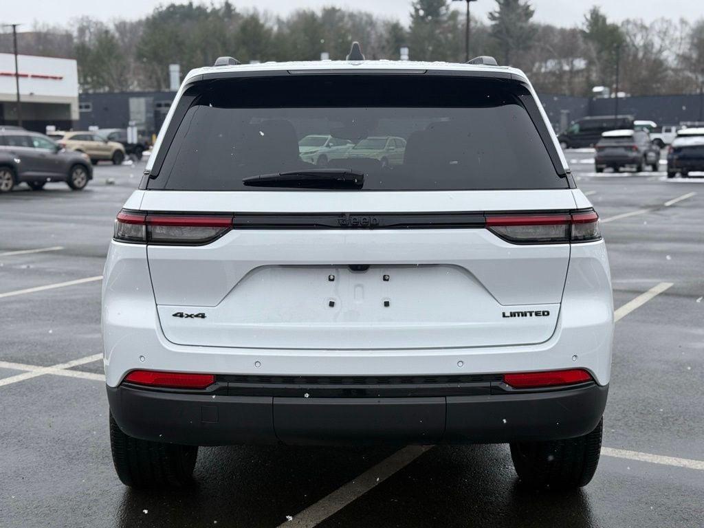 used 2024 Jeep Grand Cherokee car, priced at $37,400
