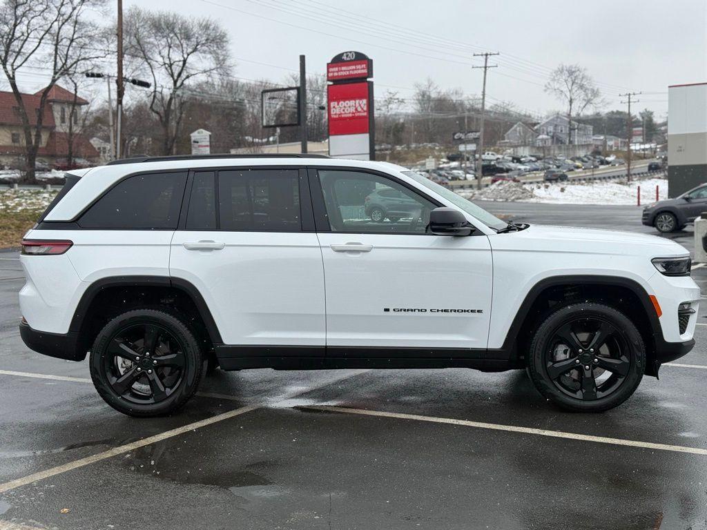 used 2024 Jeep Grand Cherokee car, priced at $37,400