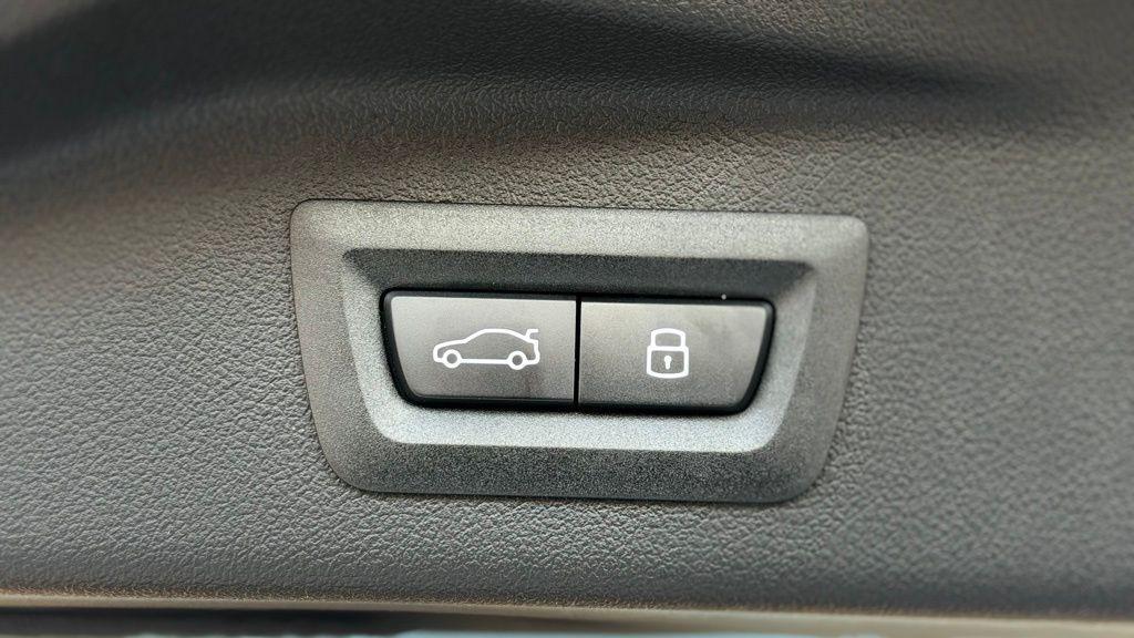 new 2026 BMW X7 car, priced at $91,930