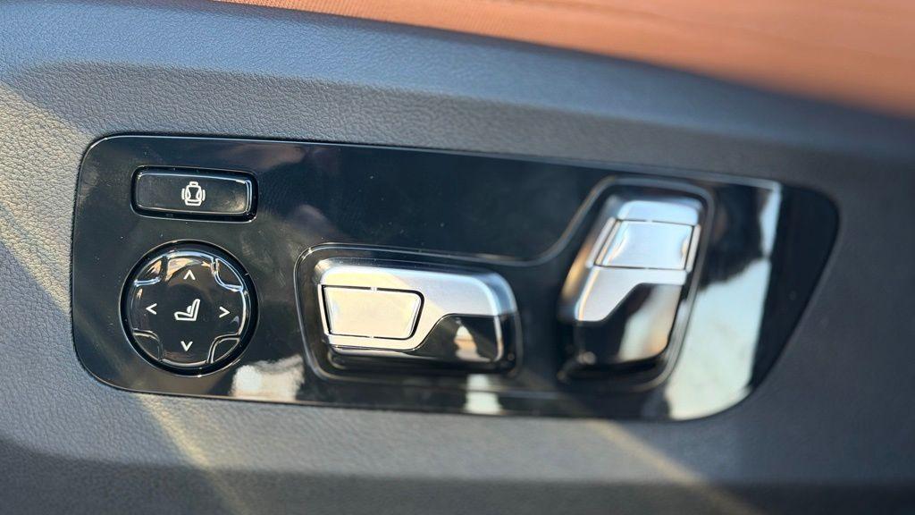 new 2026 BMW X7 car, priced at $91,930