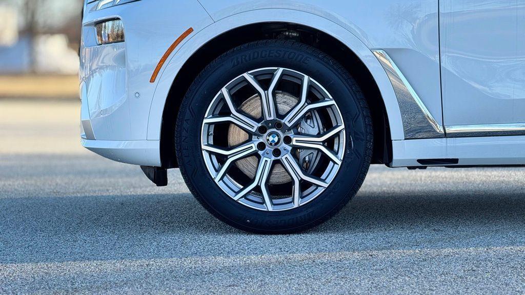 new 2026 BMW X7 car, priced at $91,930