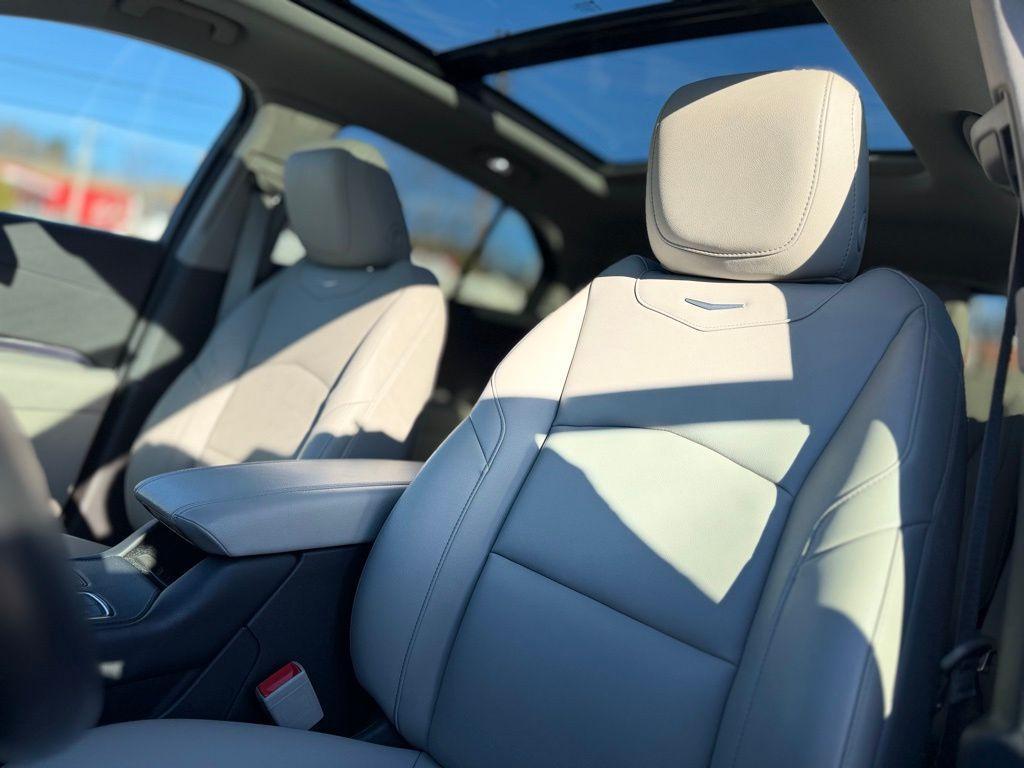 used 2022 Cadillac XT4 car, priced at $24,894