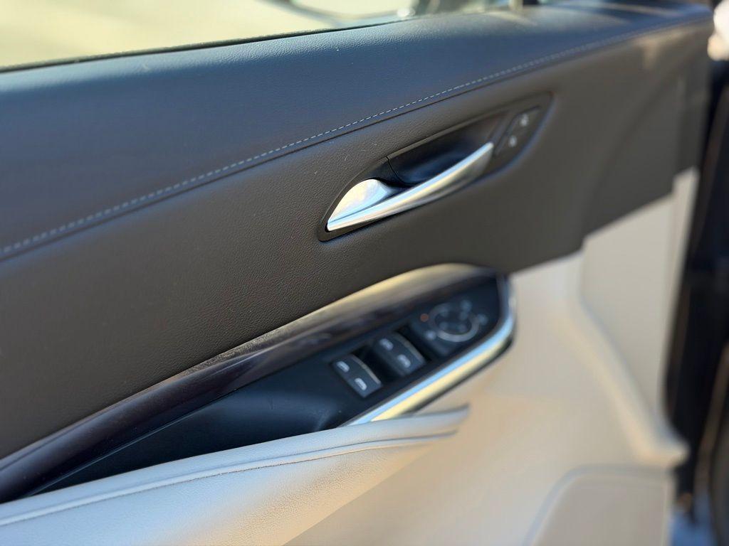 used 2022 Cadillac XT4 car, priced at $24,894