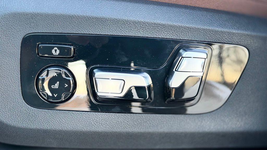 new 2026 BMW X5 PHEV car, priced at $89,070