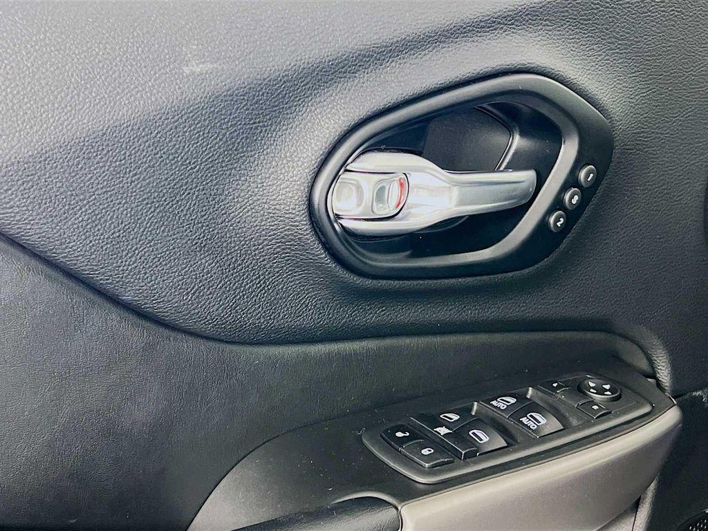 used 2021 Jeep Cherokee car, priced at $20,991