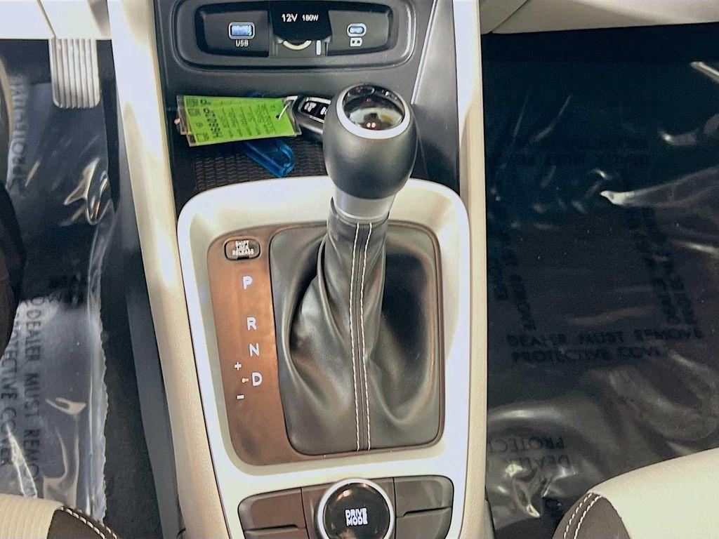 used 2025 Hyundai Venue car, priced at $20,780