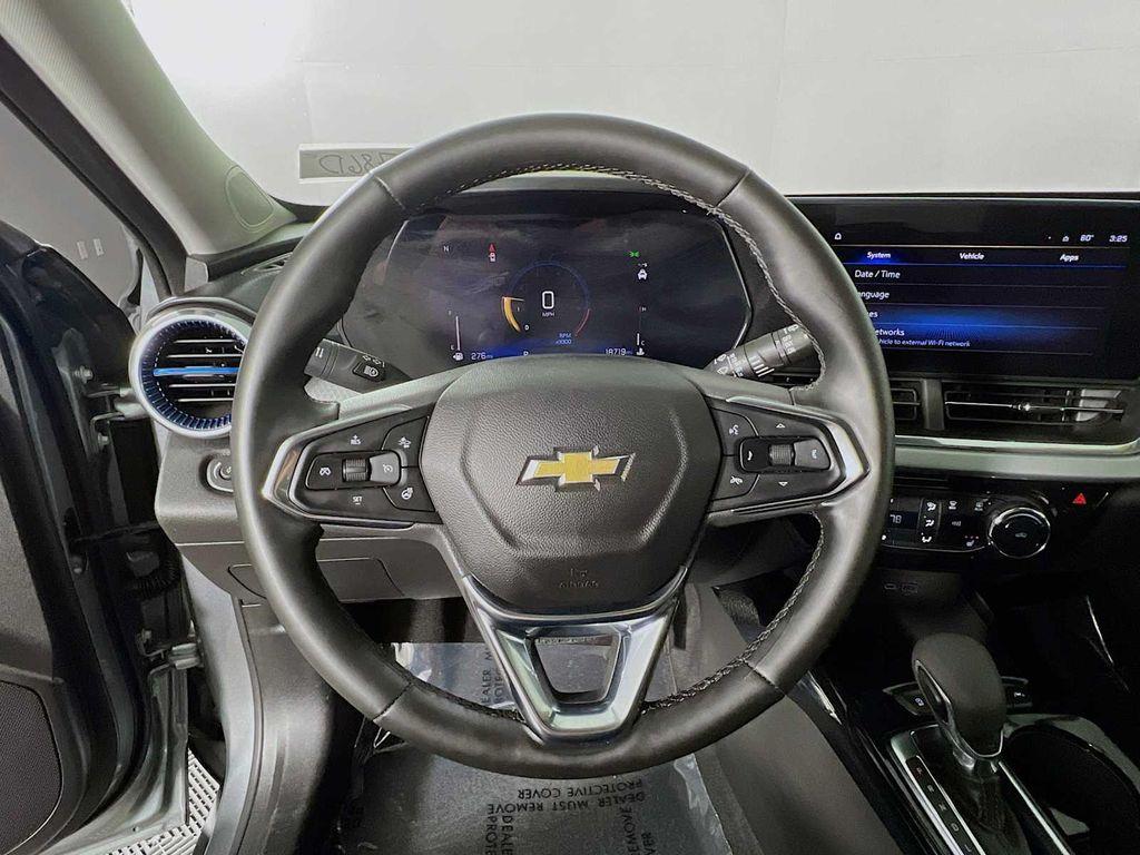 used 2025 Chevrolet Trax car, priced at $21,089