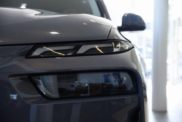 new 2026 BMW X7 car, priced at $96,175