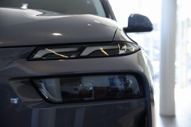 new 2026 BMW X7 car, priced at $96,175