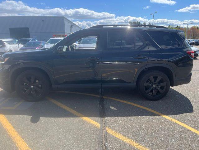 used 2025 Honda Pilot car, priced at $45,089