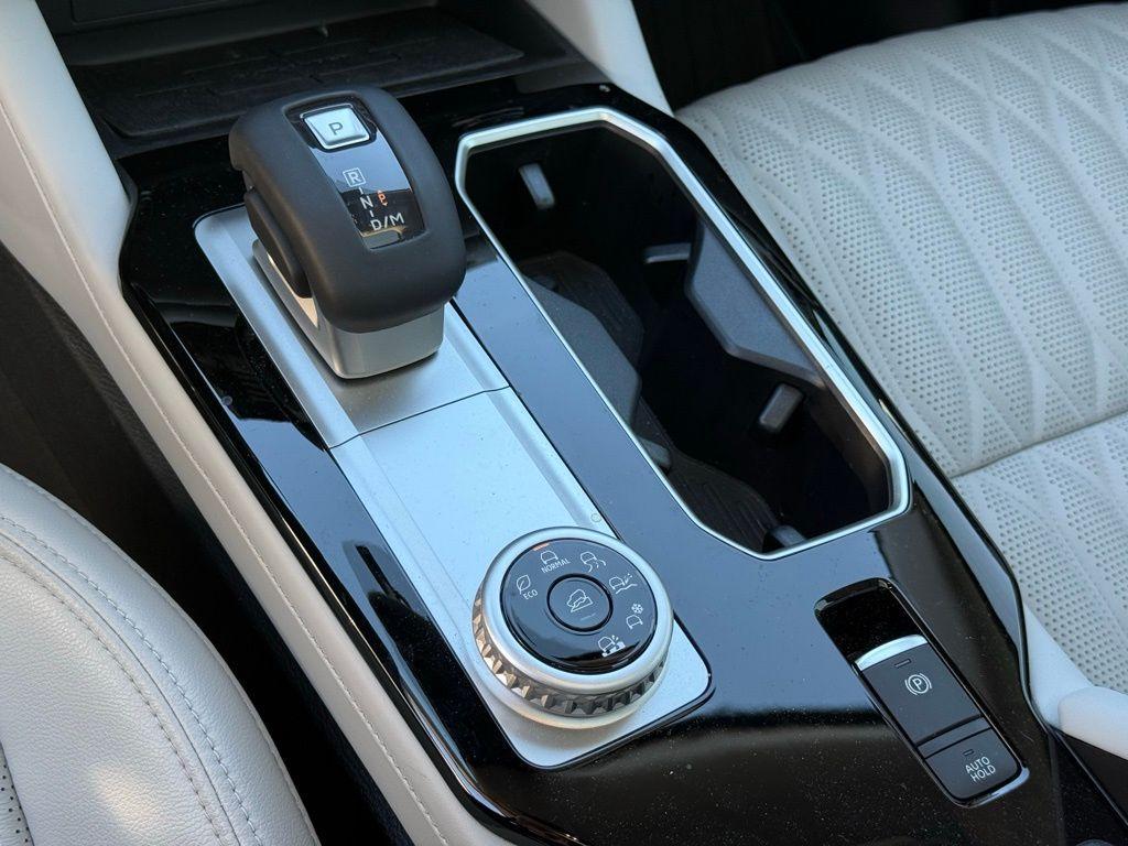 used 2025 Mitsubishi Outlander car, priced at $31,855