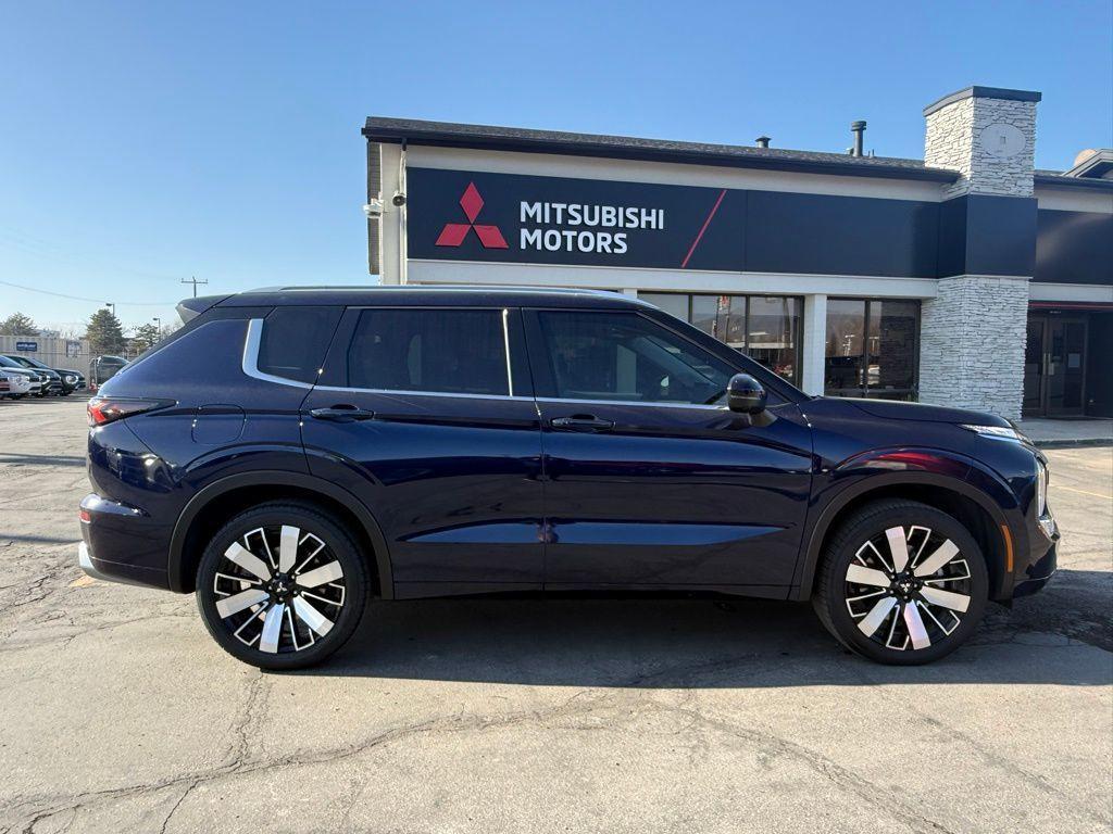 used 2025 Mitsubishi Outlander car, priced at $31,855