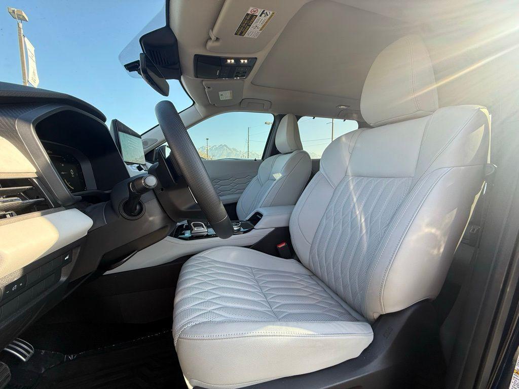 used 2025 Mitsubishi Outlander car, priced at $31,855