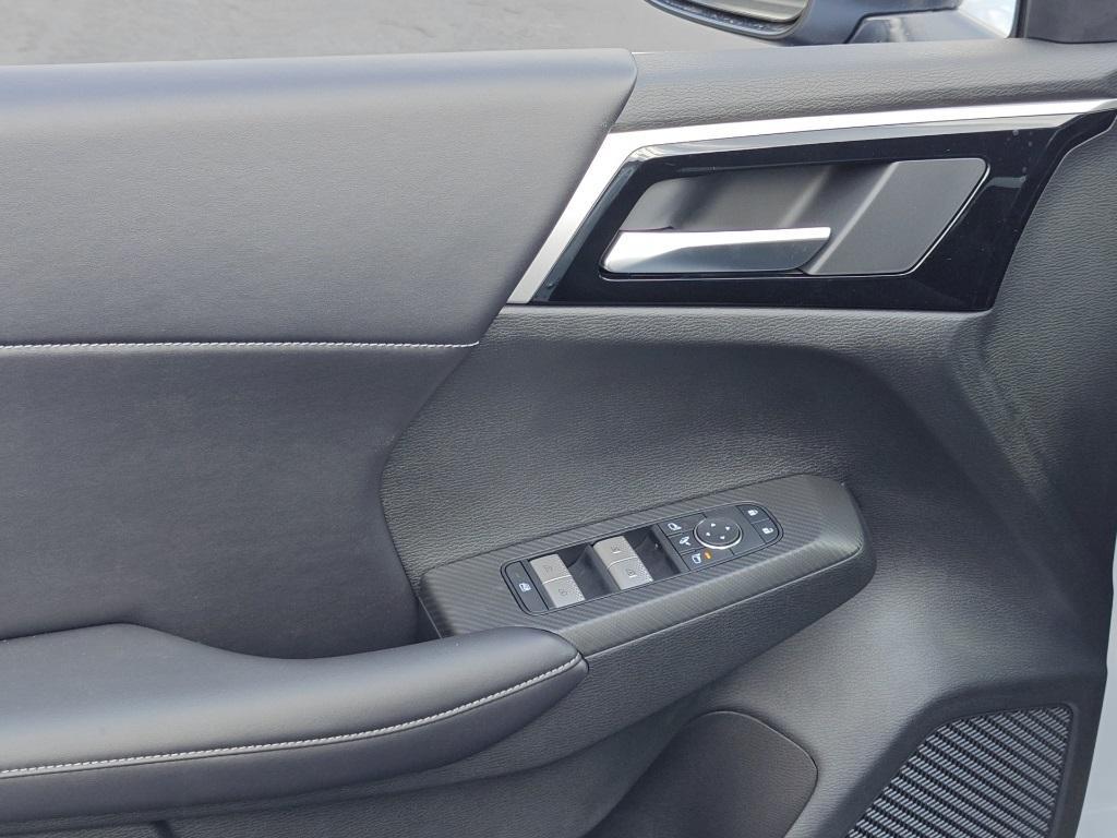 new 2025 Mitsubishi Outlander PHEV car, priced at $41,960