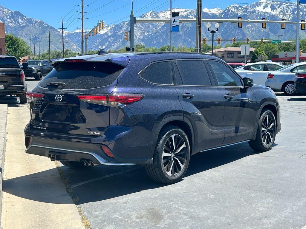 used 2022 Toyota Highlander car, priced at $32,166