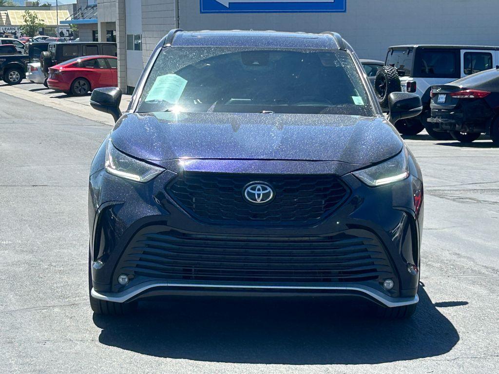used 2022 Toyota Highlander car, priced at $32,166