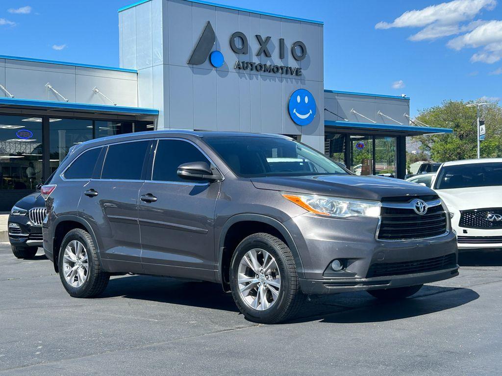 used 2014 Toyota Highlander car, priced at $17,366