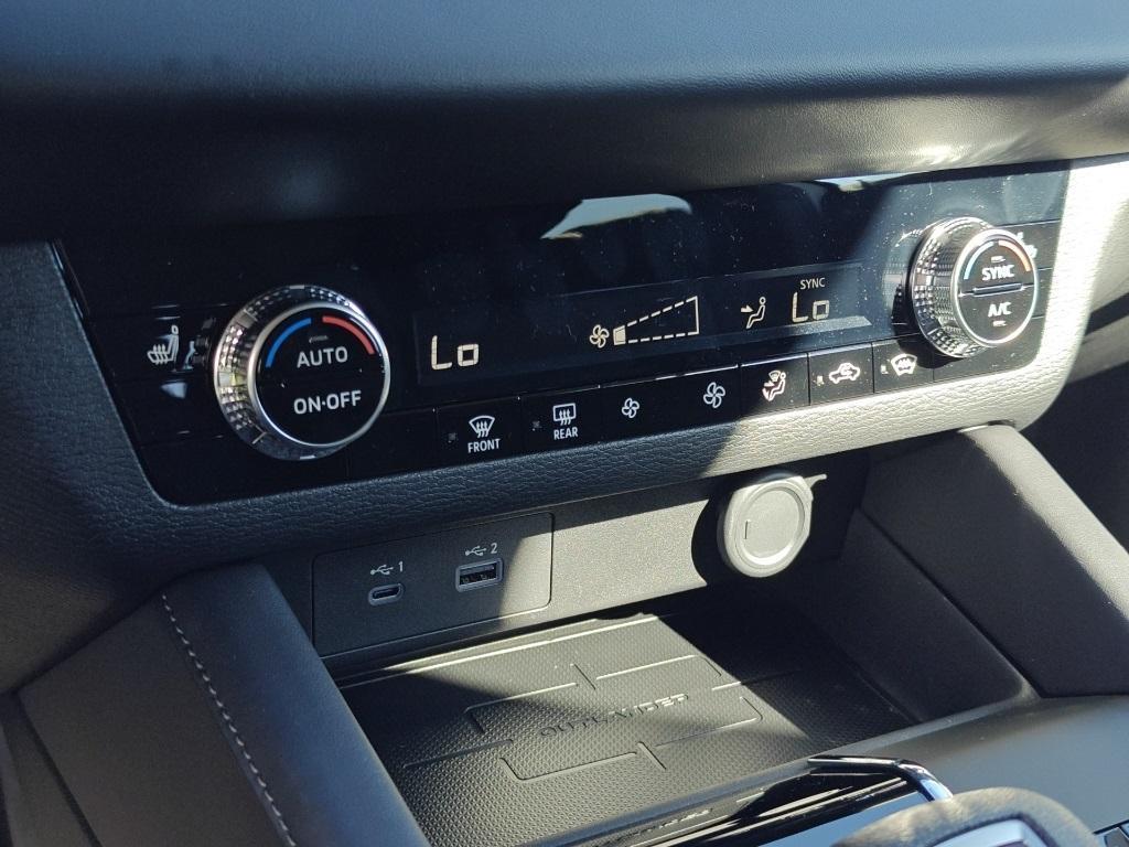 new 2025 Mitsubishi Outlander PHEV car, priced at $38,120